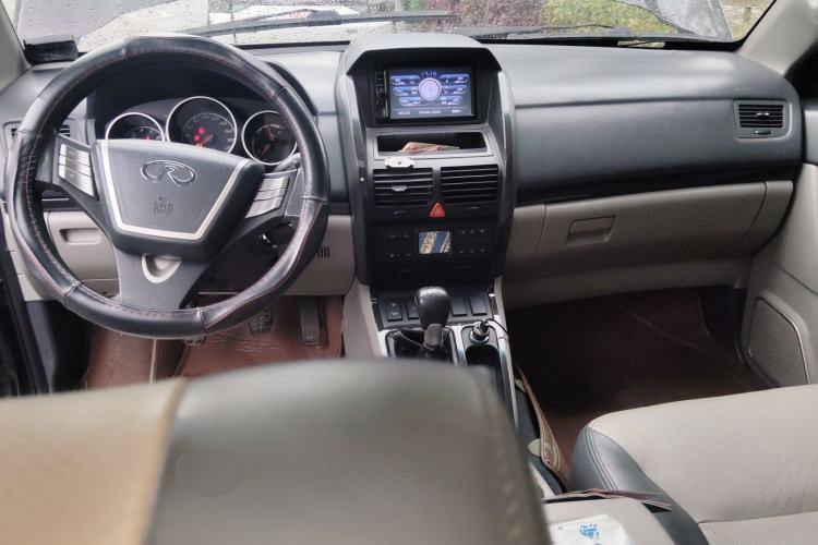 Used RELY X5 2011 2.0T Four-Wheel Drive Elite Version Center Console