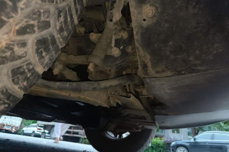 Used RELY X5 2011 2.0T Four-Wheel Drive Elite Version Chassis Front