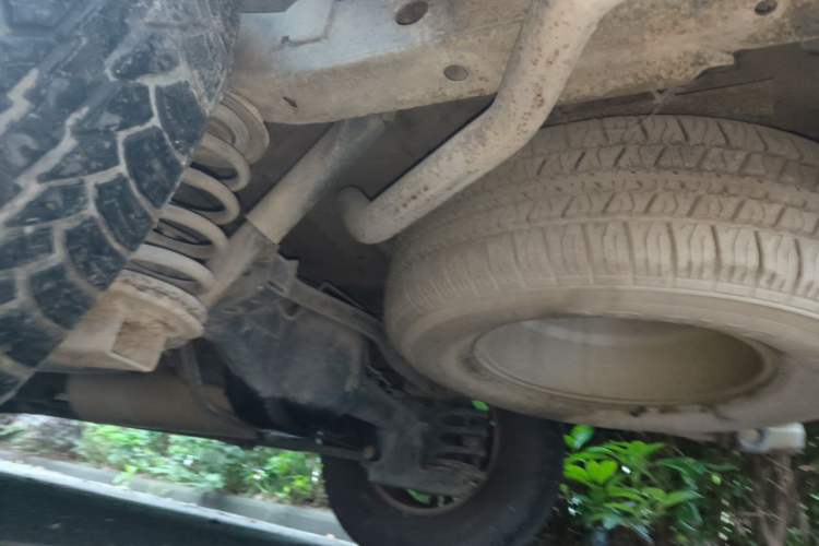 Used RELY X5 2011 2.0T Four-Wheel Drive Elite Version Chassis Rear
