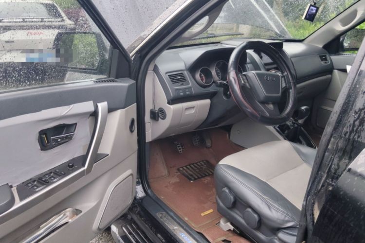 Used RELY X5 2011 2.0T Four-Wheel Drive Elite Version Driver Seat