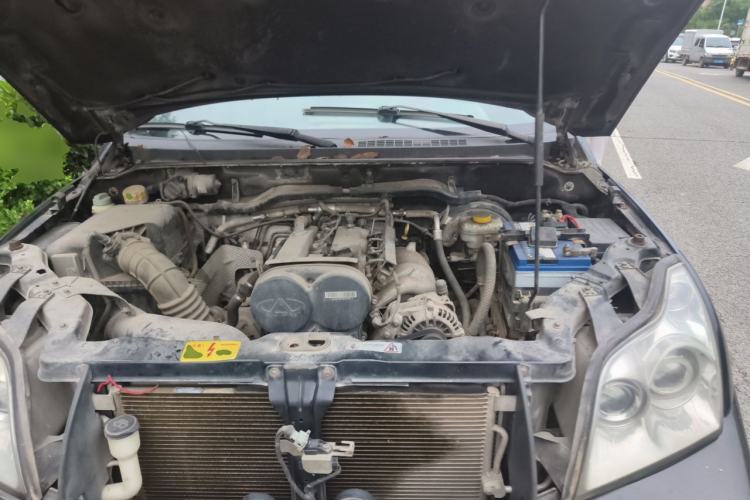 Used RELY X5 2011 2.0T Four-Wheel Drive Elite Version Engine Bay