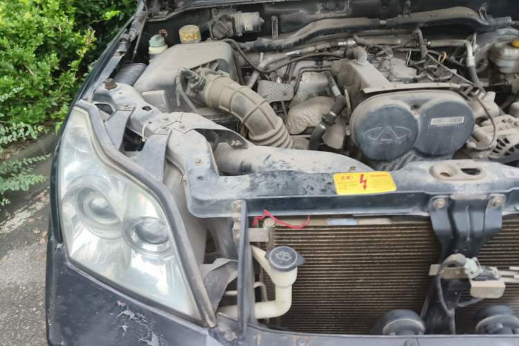 Used RELY X5 2011 2.0T Four-Wheel Drive Elite Version Engine Bay Right