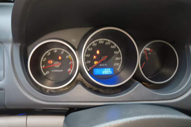 Used RELY X5 2011 2.0T Four-Wheel Drive Elite Version Instrument Cluster