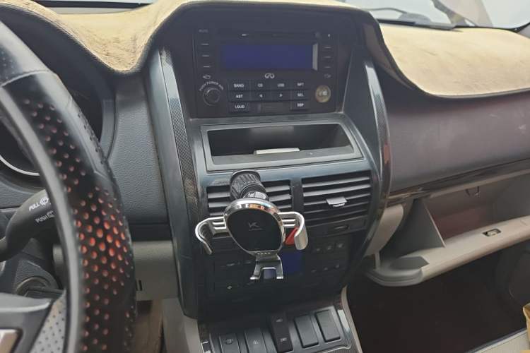 Used RELY X5 2011 2.0T Four-Wheel Drive Elite Version Audio And AC Panel