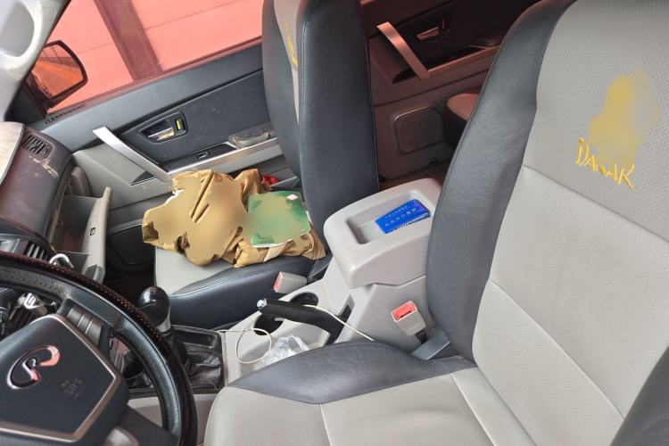 Used RELY X5 2011 2.0T Four-Wheel Drive Elite Version Left Front Seat