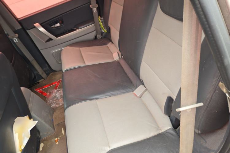 Used RELY X5 2011 2.0T Four-Wheel Drive Elite Version Left Rear Seat