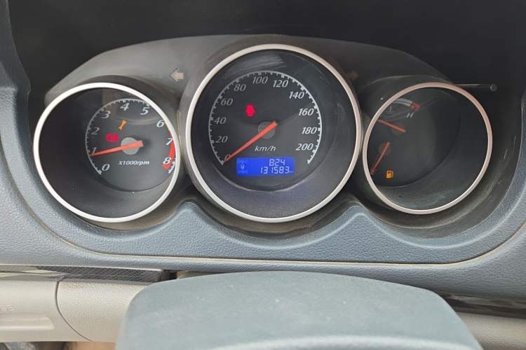 Used RELY X5 2011 2.0T Four-Wheel Drive Elite Version Odometer Close Up