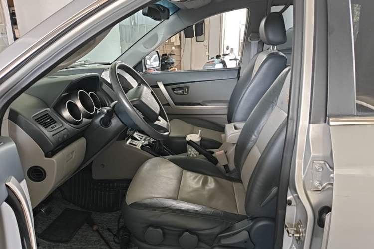 Used RELY X5 2011 2.0T Four-Wheel Drive Elite Version Left Front Seat