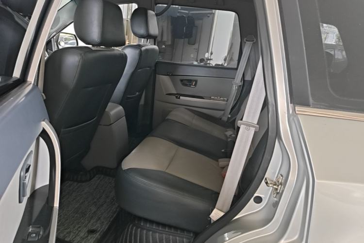 Used RELY X5 2011 2.0T Four-Wheel Drive Elite Version Left Rear Seat