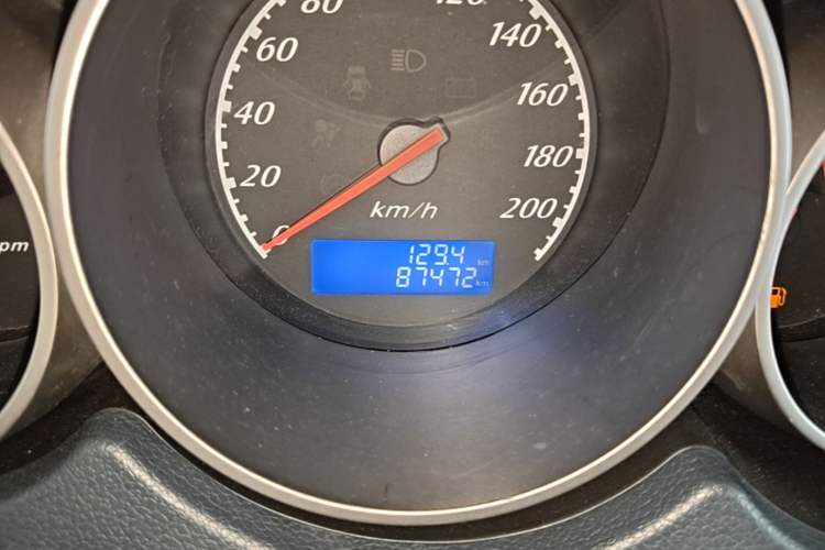 Used RELY X5 2011 2.0T Four-Wheel Drive Elite Version Odometer Close Up