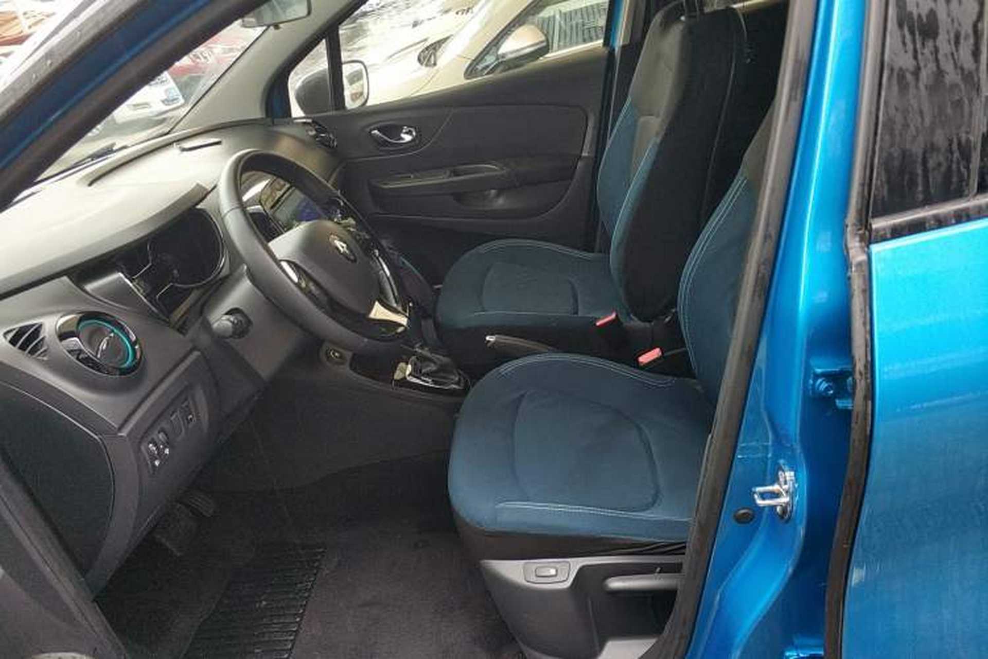 Used Renault Captur 2015 1.2T Automatic Comfort First Edition Left Front Seat