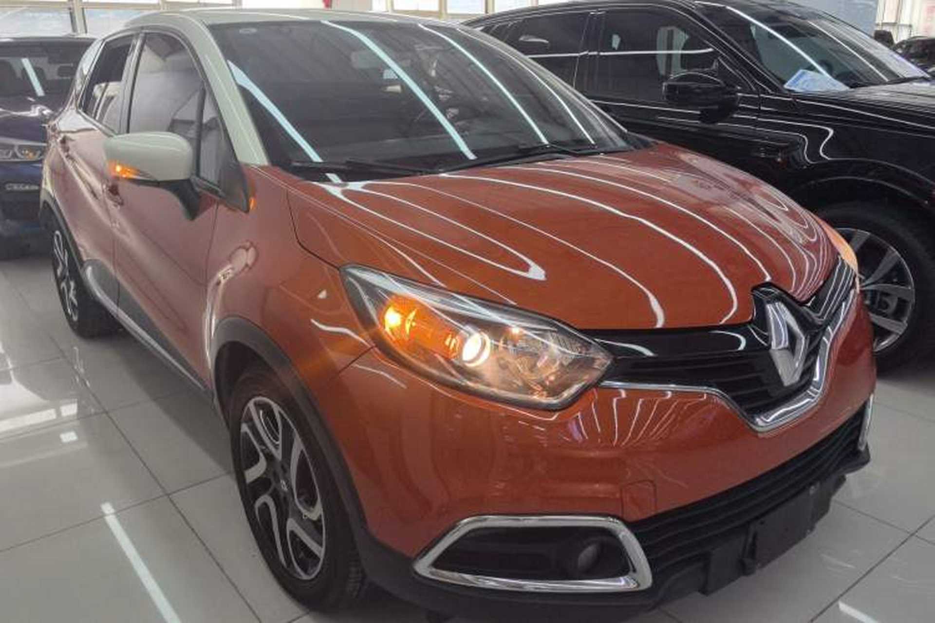 Used Renault Captur 2015 1.2T Automatic Luxury First Edition Front Right 45 Deg