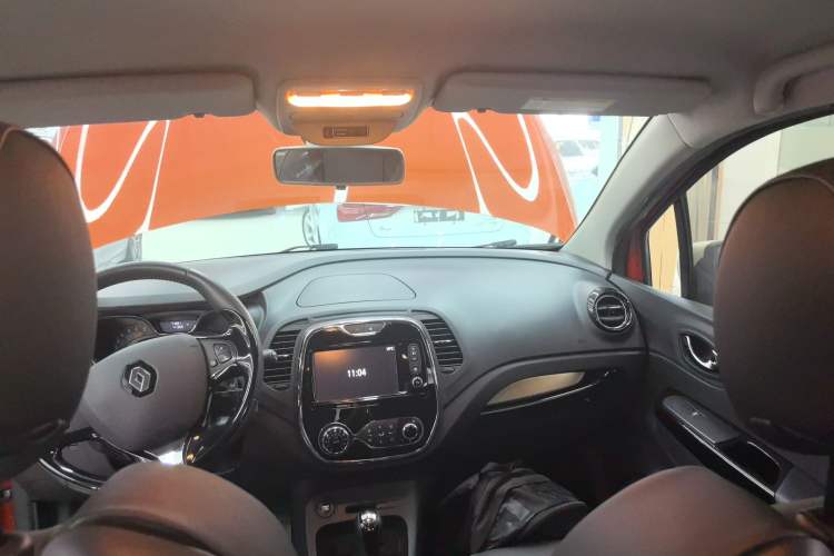 Used Renault Captur 2015 1.2T Automatic Luxury First Edition Headliner