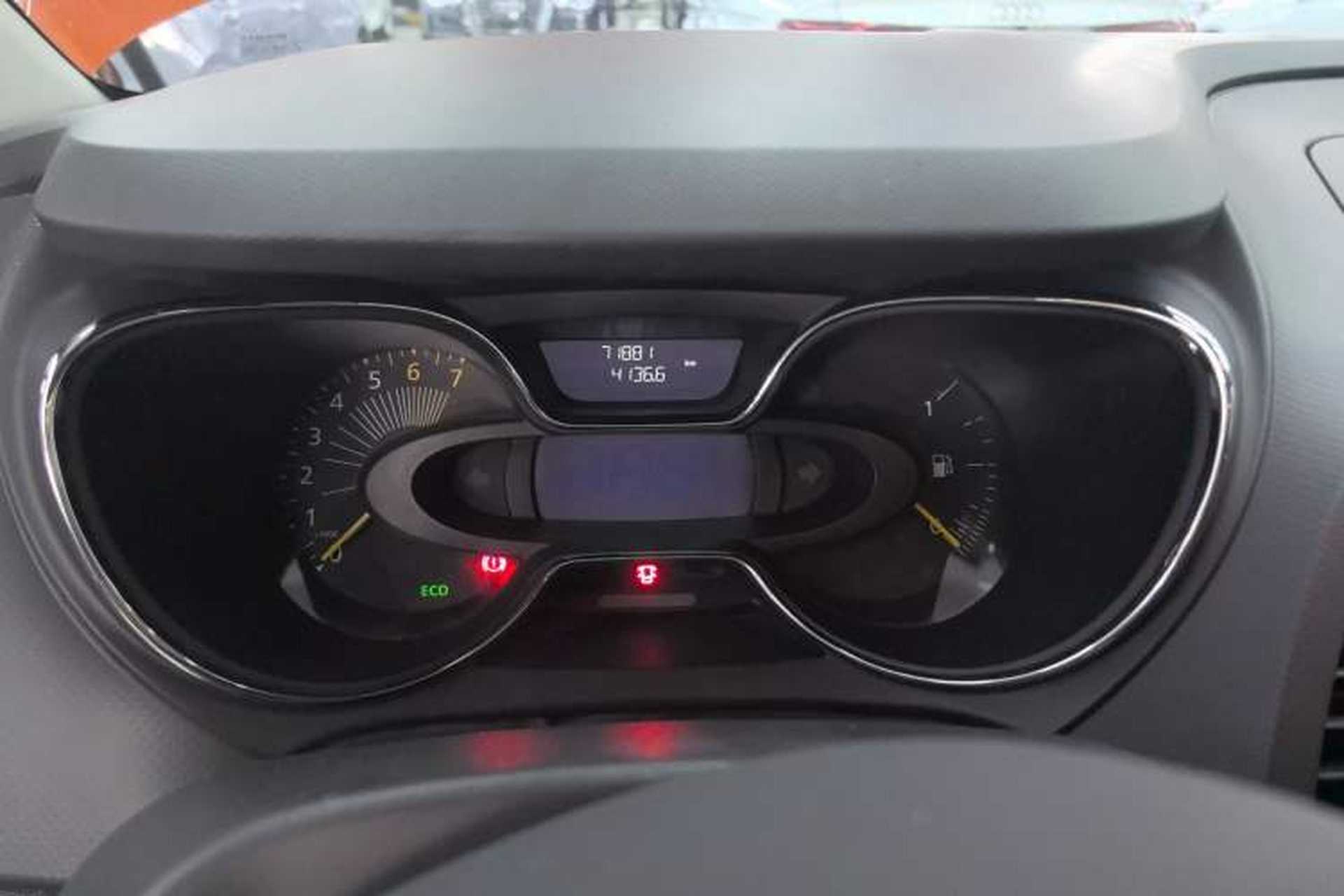 Used Renault Captur 2015 1.2T Automatic Luxury First Edition Instrument Cluster