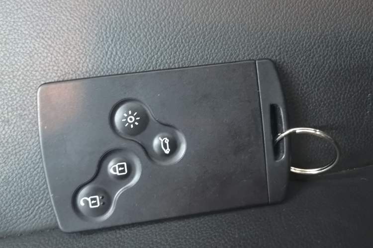 Used Renault Captur 2015 1.2T Automatic Luxury First Edition Vehicle Key
