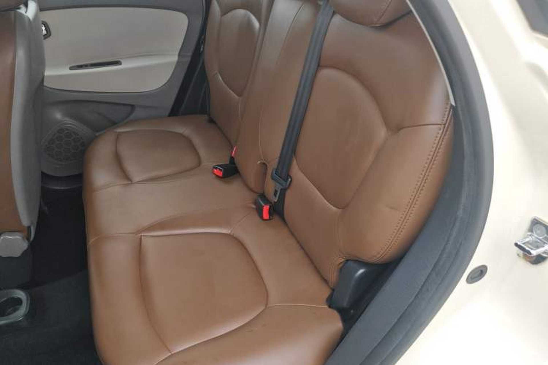 Used Renault Captur 2015 1.2T Automatic Standard Edition Interior 4
