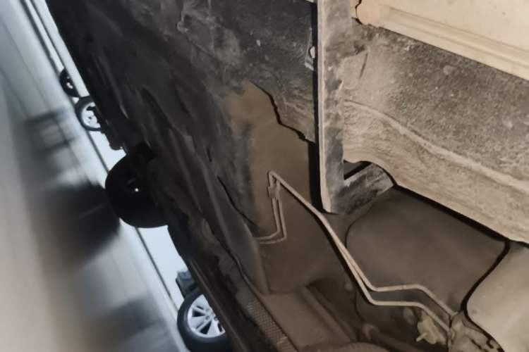 Used Renault Captur 2015 1.2T Automatic Standard Edition Chassis Rear Left