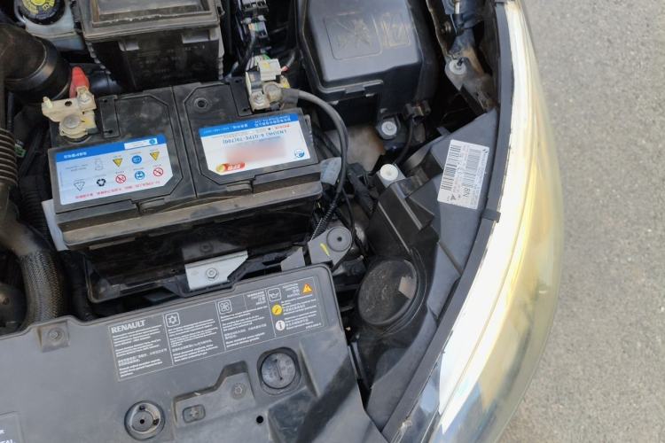 Used Renault Captur 2015 1.2T Automatic Comfort Edition Engine Bay Left