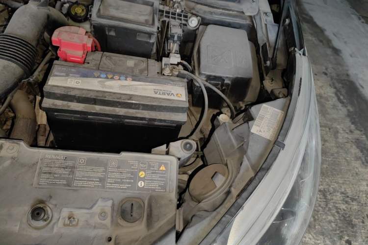 Used Renault Captur 2015 1.2T Automatic Standard Edition Engine Bay Left