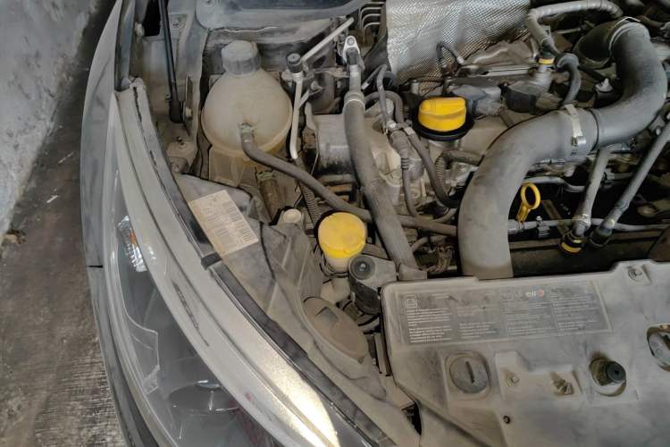Used Renault Captur 2015 1.2T Automatic Standard Edition Engine Bay Right