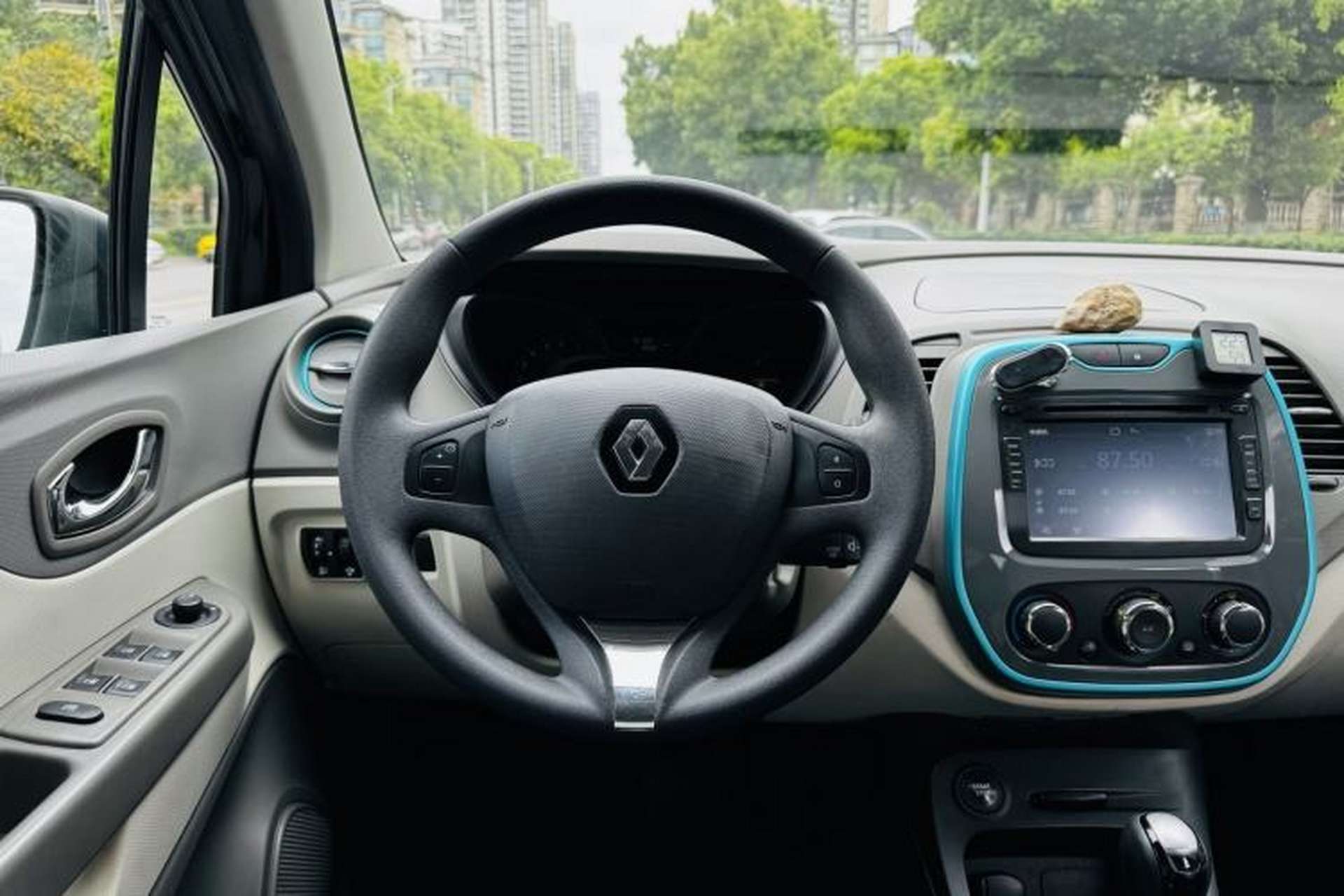 Used Renault Captur 2015 1.2T Automatic Standard Edition Exterior 4