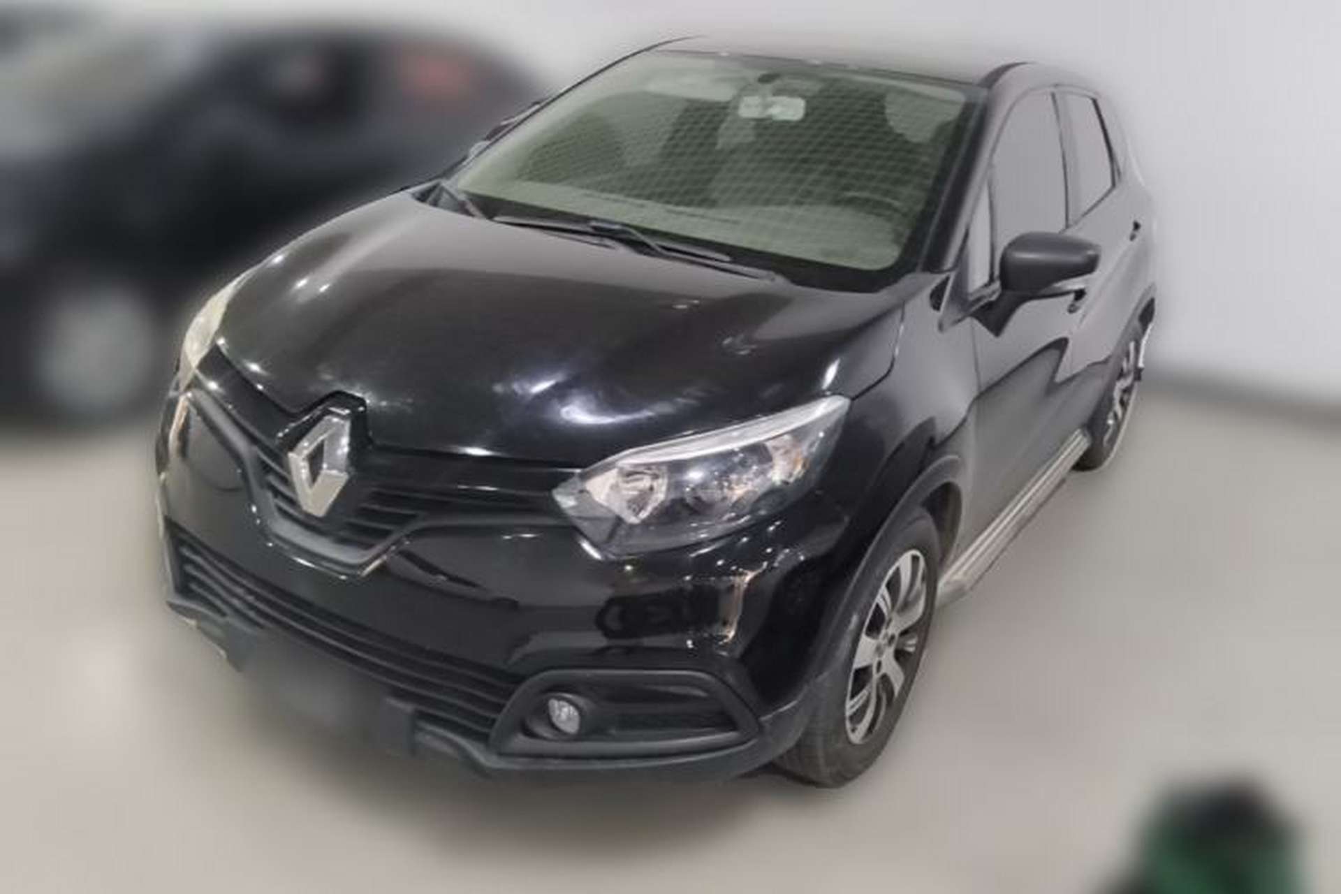 Used Renault Captur 2015 1.2T Automatic Standard Edition Front Left 45 Deg