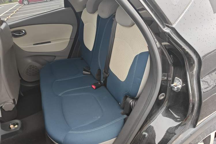Used Renault Captur 2015 1.2T Automatic Standard Edition Interior 4