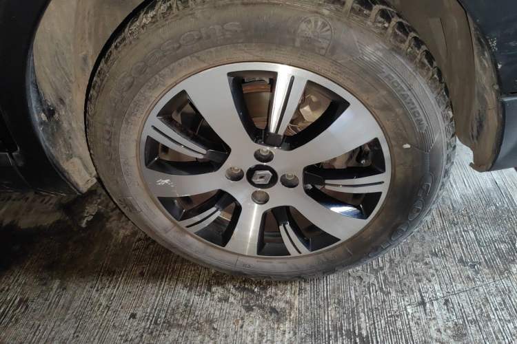 Used Renault Captur 2015 1.2T Automatic Standard Edition Right Front Wheel Hub