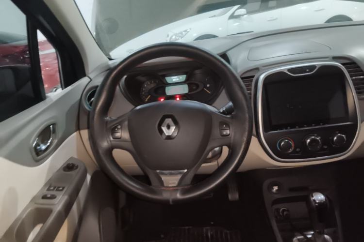 Used Renault Captur 2015 1.2T Automatic Standard Edition Steering Wheel