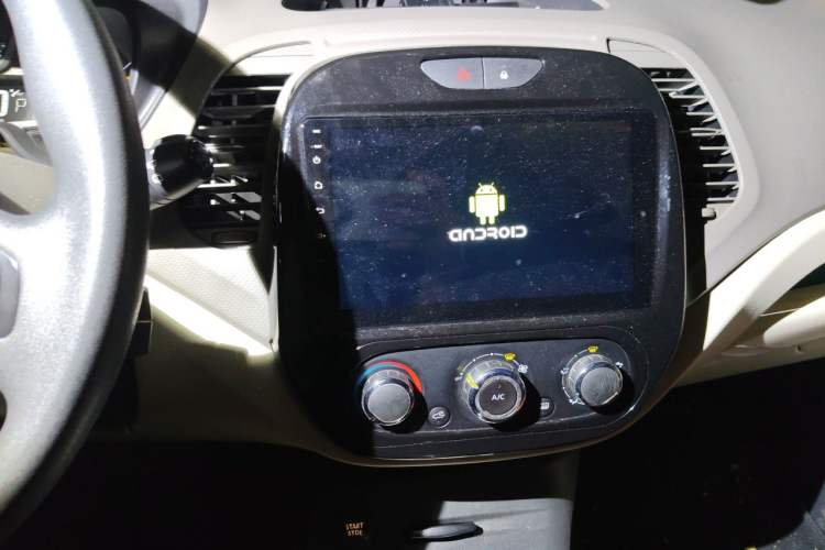 Used Renault Captur 2015 1.2T Automatic Standard Edition Audio And AC Panel