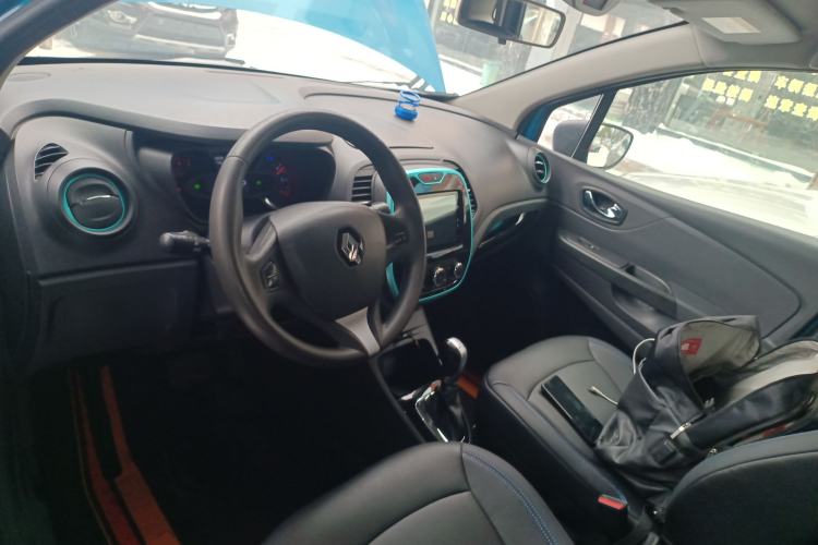 Used Renault Captur 2015 1.2T Automatic Standard Edition Center Console