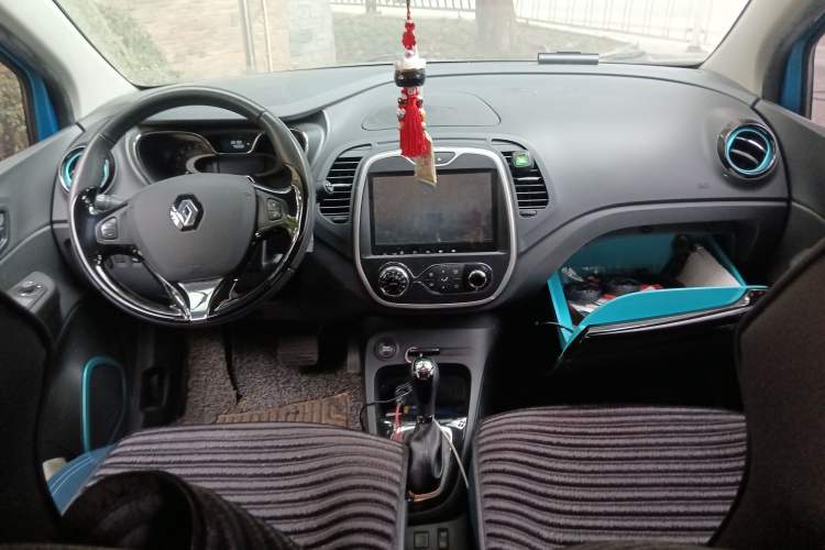 Used Renault Captur 2015 1.2T Automatic Comfort Edition Center Console
