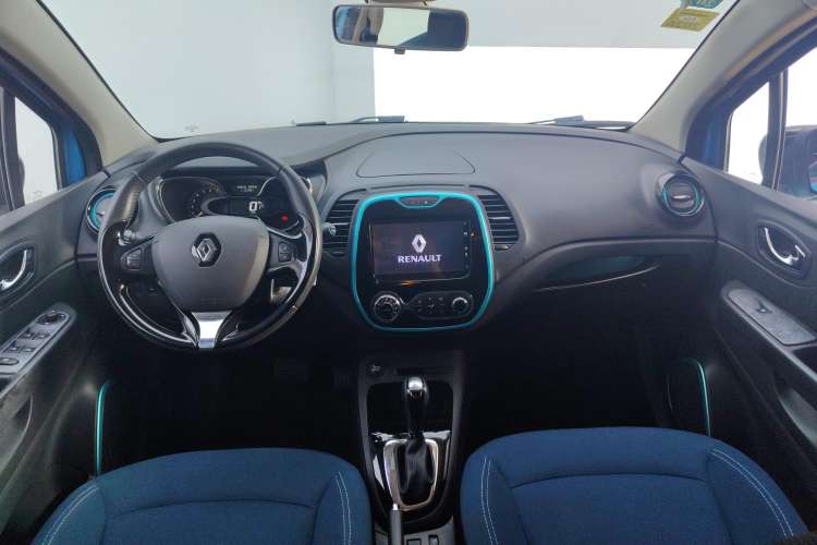 Used Renault Captur 2015 1.2T Automatic Comfort Edition Center Console