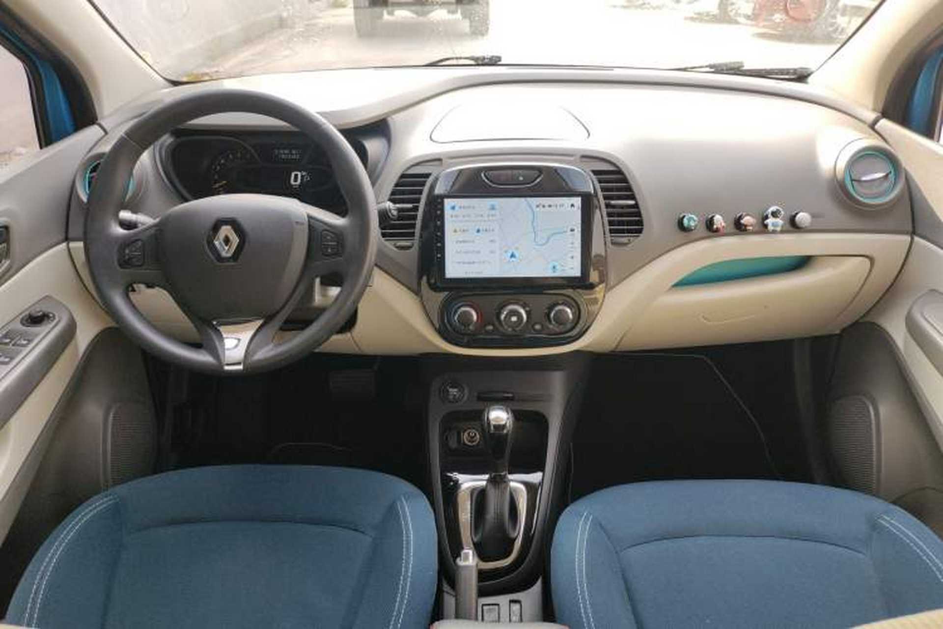 Used Renault Captur 2015 1.2T Automatic Standard Edition Center Console