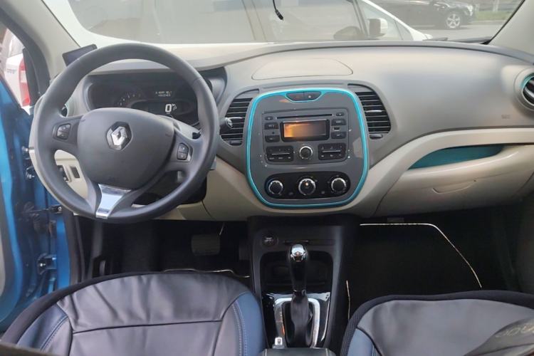 Used Renault Captur 2015 1.2T Automatic Standard Edition Center Console