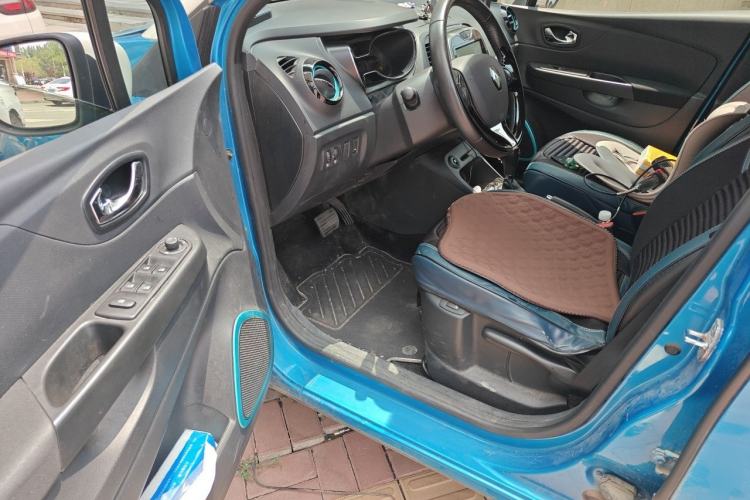 Used Renault Captur 2015 1.2T Automatic Comfort First Edition Driver Seat
