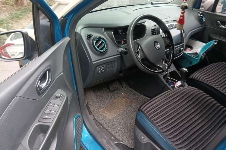 Used Renault Captur 2015 1.2T Automatic Comfort Edition Driver Seat