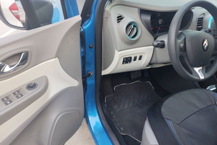 Used Renault Captur 2015 1.2T Automatic Standard Edition Driver Seat