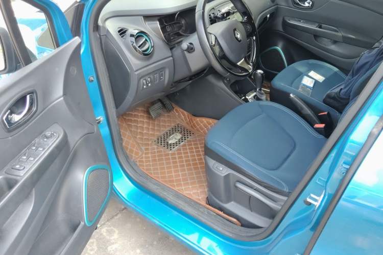 Used Renault Captur 2015 1.2T Automatic Comfort Edition Driver Seat