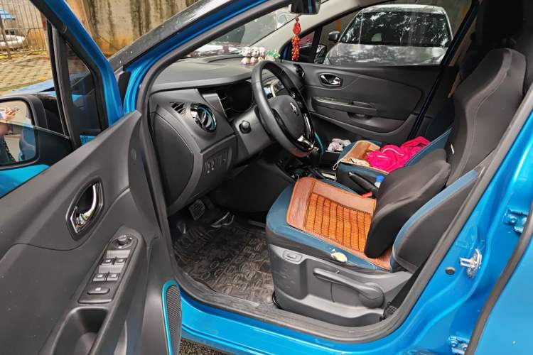 Used Renault Captur 2015 1.2T Automatic Comfort First Edition Driver Seat