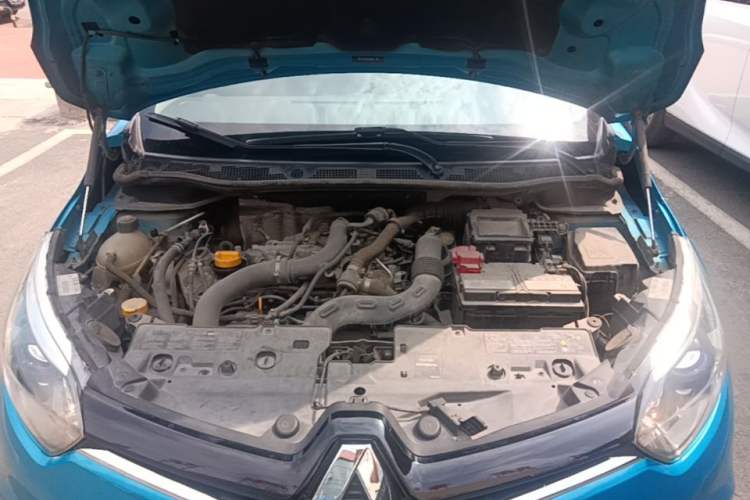 Used Renault Captur 2015 1.2T Automatic Comfort First Edition Engine Bay