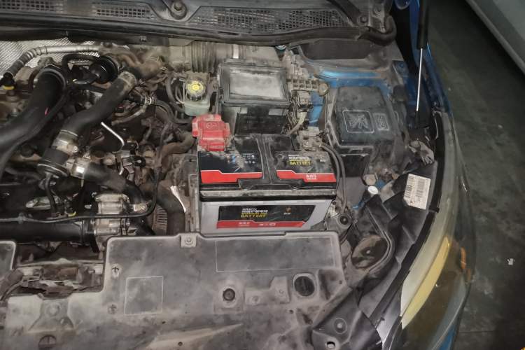 Used Renault Captur 2015 1.2T Automatic Comfort Edition Engine Bay Left