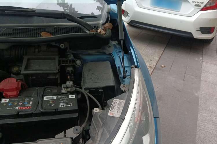 Used Renault Captur 2015 1.2T Automatic Comfort Edition Engine Bay Left