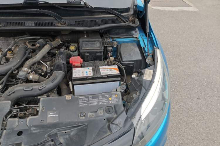 Used Renault Captur 2015 1.2T Automatic Comfort Edition Engine Bay Left