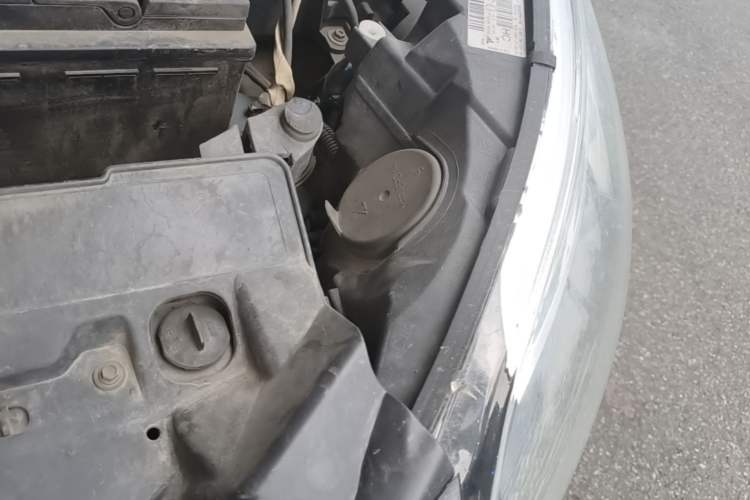 Used Renault Captur 2015 1.2T Automatic Comfort First Edition Engine Bay Left