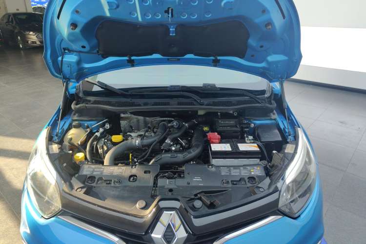 Used Renault Captur 2015 1.2T Automatic Comfort Edition Engine Bay