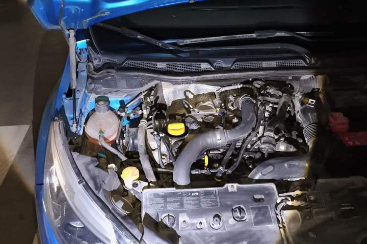 Used Renault Captur 2015 1.2T Automatic Standard Edition Engine Bay Right