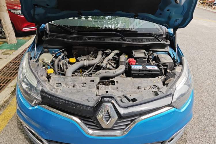 Used Renault Captur 2015 1.2T Automatic Comfort First Edition Engine Bay
