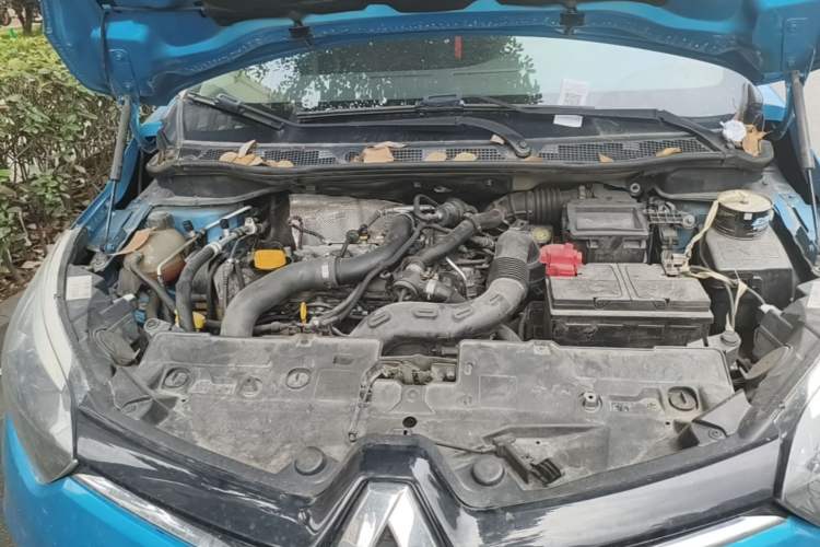 Used Renault Captur 2015 1.2T Automatic Comfort First Edition Engine Bay