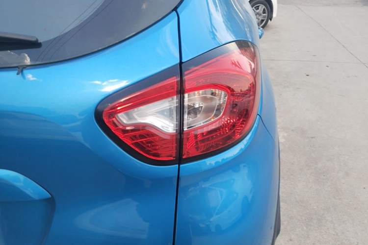 Used Renault Captur 2015 1.2T Automatic Standard Edition Exterior 3